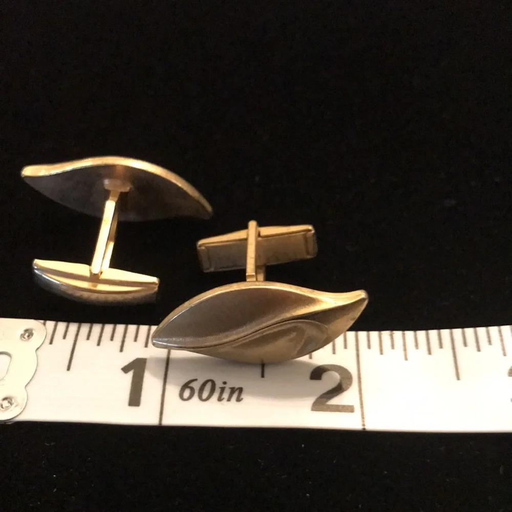 3/$15 ⭐️ Vtg classic free form leaf cuff links brushed gold tone cufflinks (t)